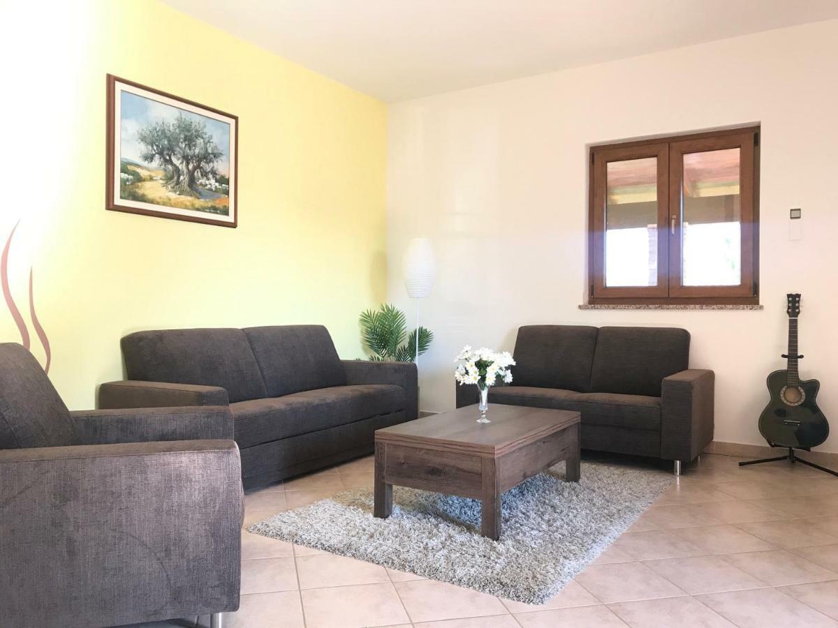 Villa Daisy Tar-Vabriga ภายนอก รูปภาพ