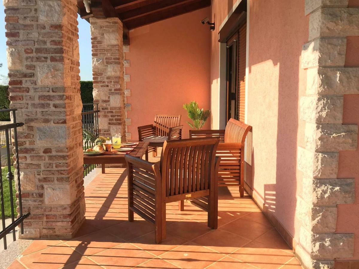 Villa Daisy Tar-Vabriga ภายนอก รูปภาพ