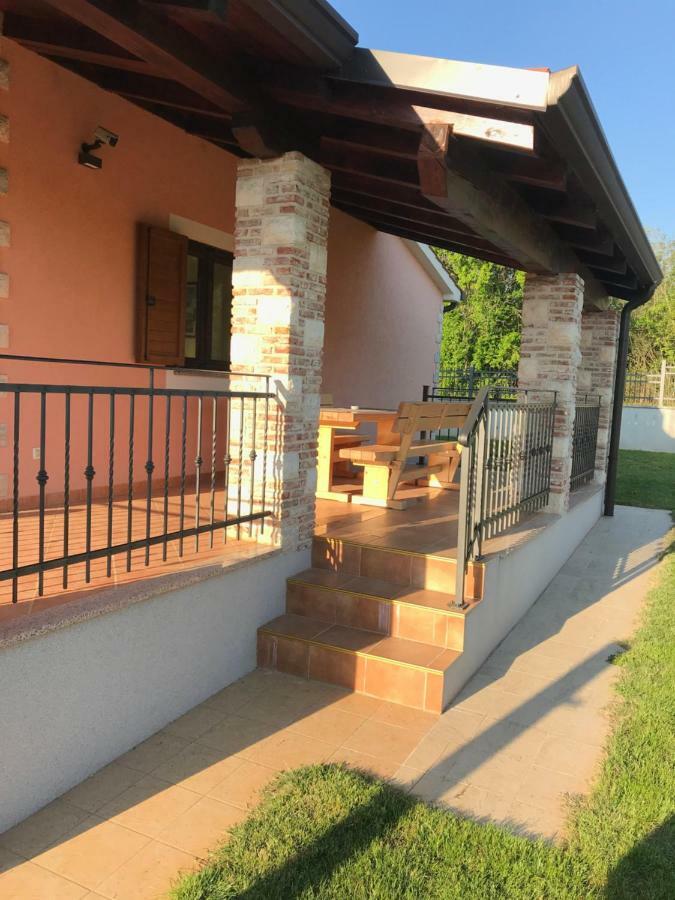 Villa Daisy Tar-Vabriga ภายนอก รูปภาพ