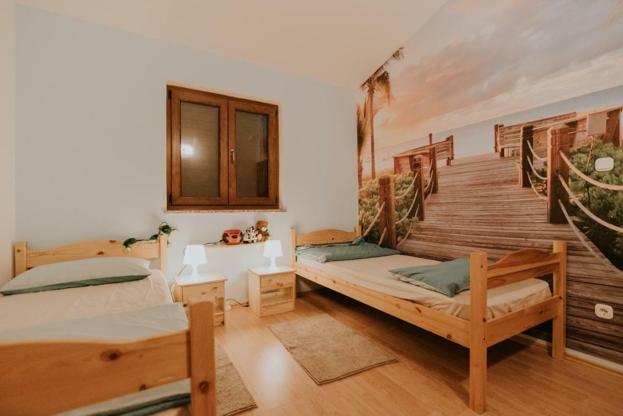 Villa Daisy Tar-Vabriga ภายนอก รูปภาพ